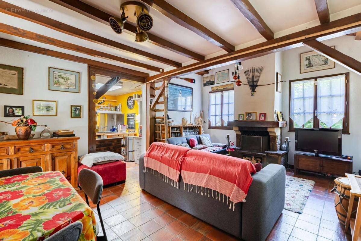 Rare ! Maison Plain-pied de 4 pièces de 67 m² située à Brunoy - photo 4