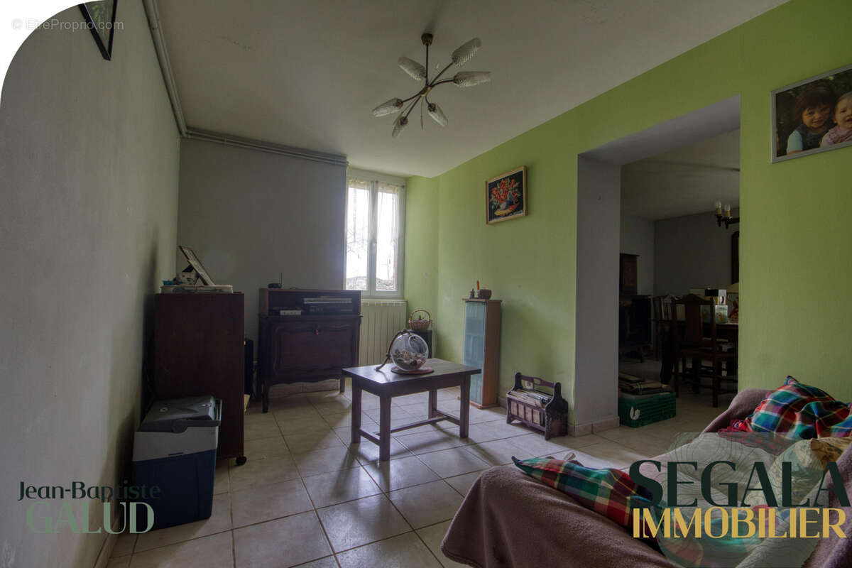 Maison à SAINTE-GEMME