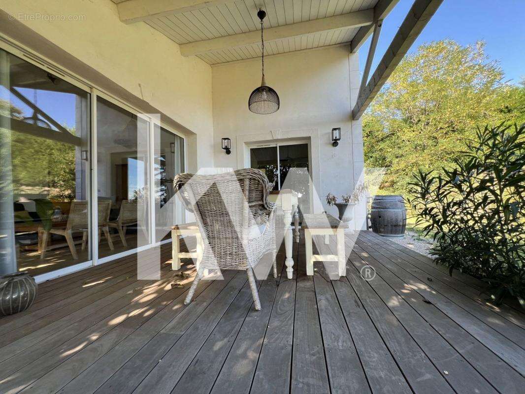 Maison à LISLE-SUR-TARN