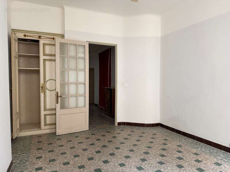 Appartement à MARSEILLE-1E