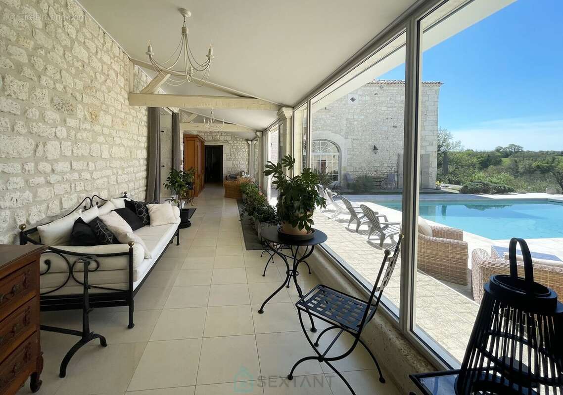 Propriete d'exception de 455 m² sur un terrain de 3 628 m² - photo 12