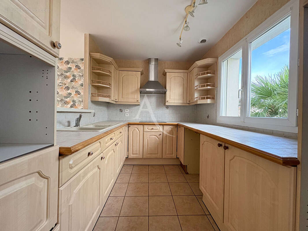 Maison à SAINTE-RADEGONDE-DES-NOYERS