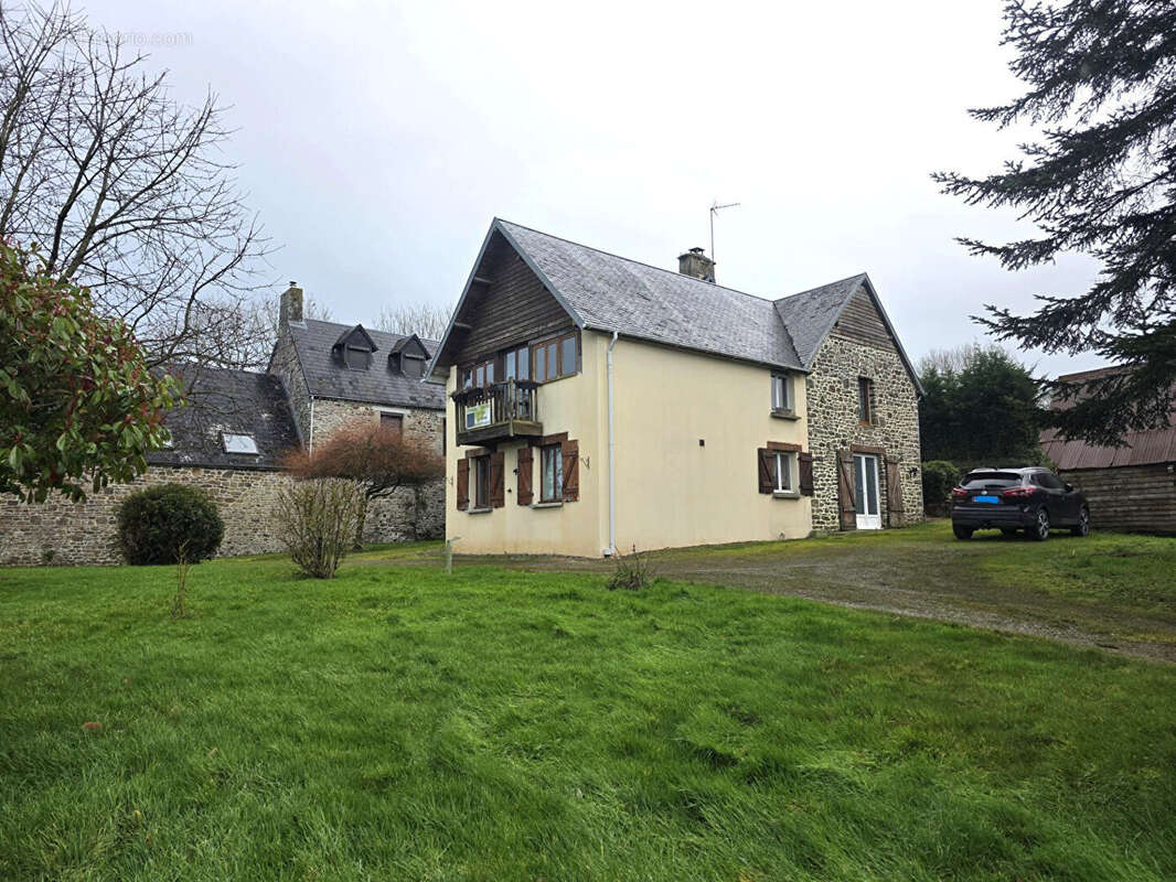 Maison à MONTAIGU-LES-BOIS