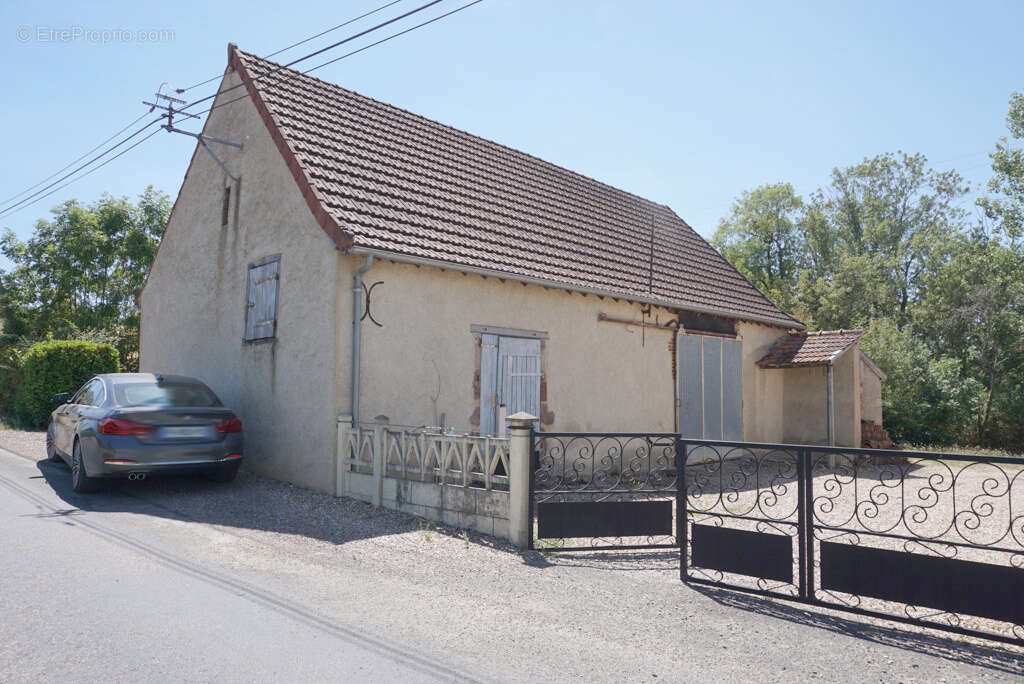 Maison avec dépendances - photo 4