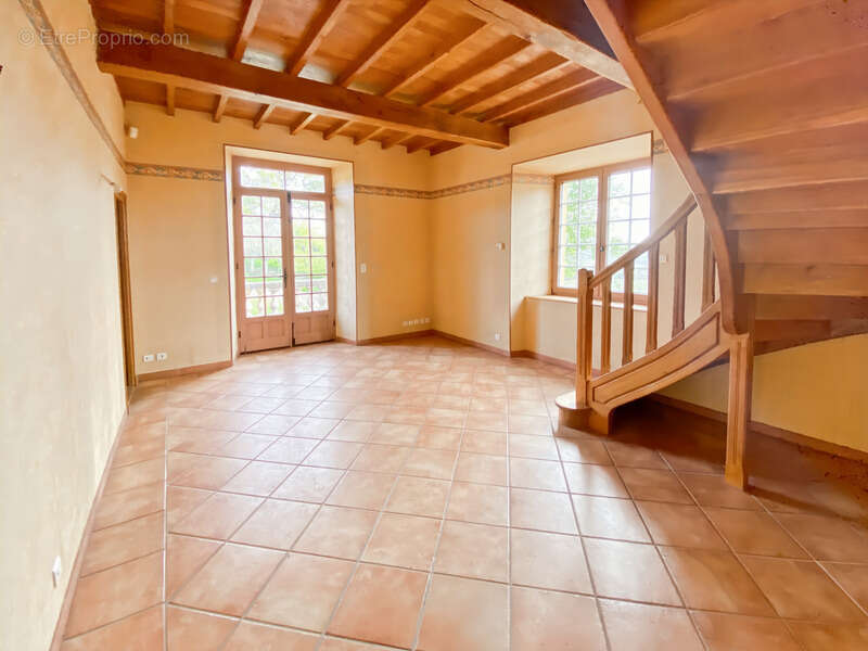 Dpt Gers (32), à vendre Proche de RISCLE château T6 de 327 m² habitables + 580 m² de dépendances attenantes sur 8157 m² de terra - photo 42