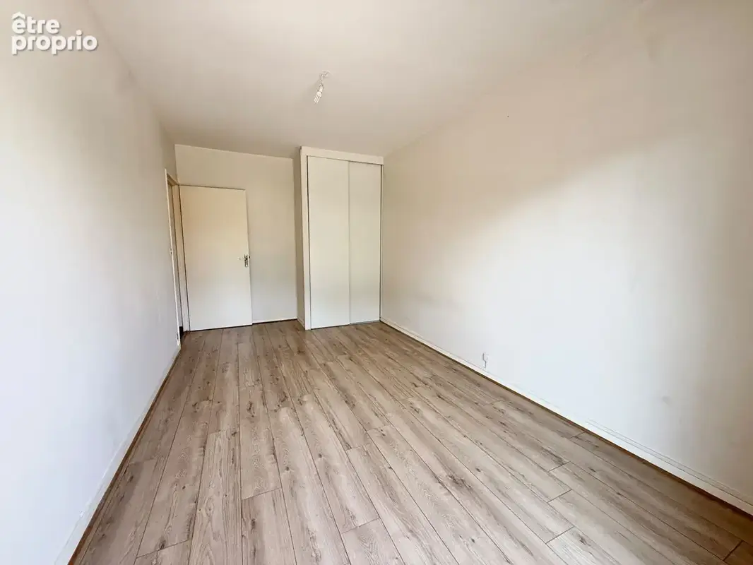T4 - 89 m²  + 2 balcons - Hôtel de ville de Caluire et Cuire - photo 13