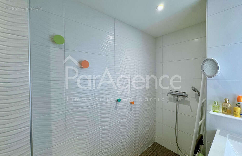 Ravissant appartement rénové avec jardin - photo 11