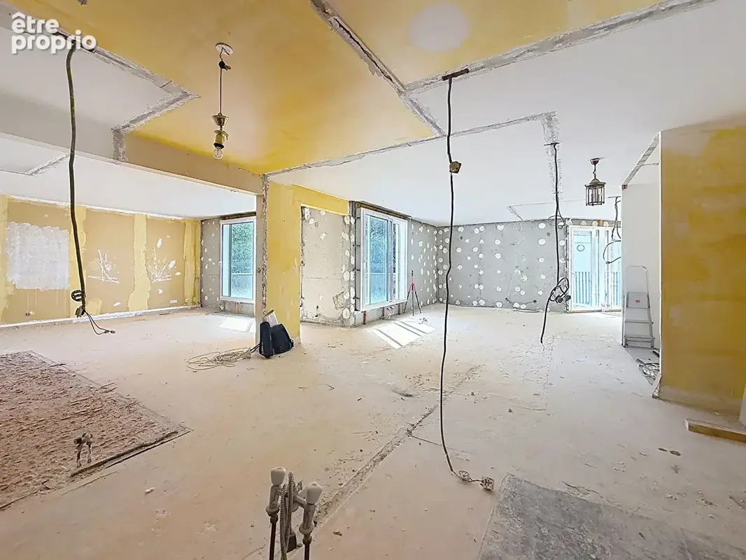 Grand plateau de 141 m² + terrasse de 30 m² sans vis-à-vis + parking privatif - photo 6