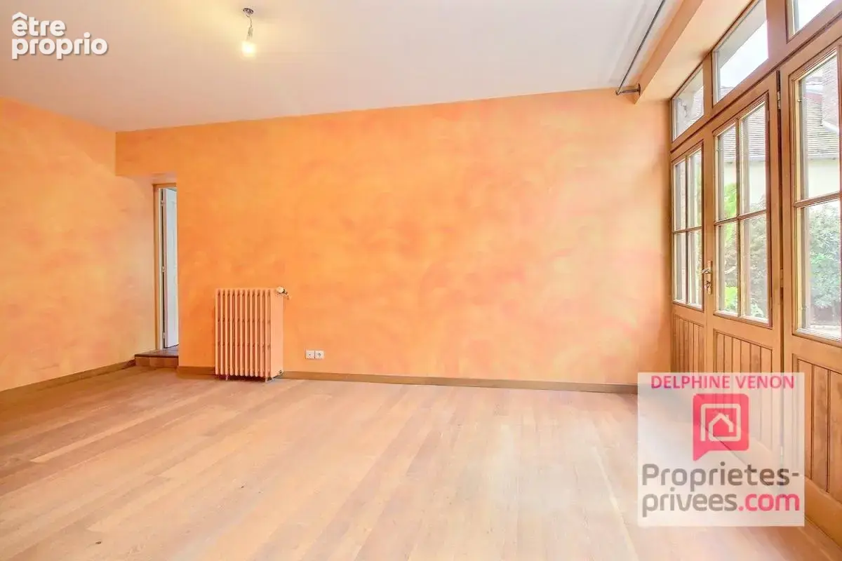 Maison de 200 m²  avec vie en plain pied + grange et cave voutée sur un terrain de 525 m² en hypercentre de Châteauneuf sur Loir - photo 5