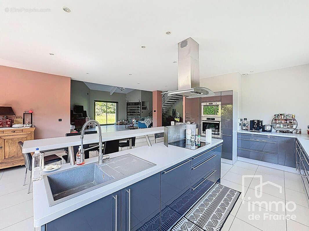 Maison à CHATILLON-EN-MICHAILLE