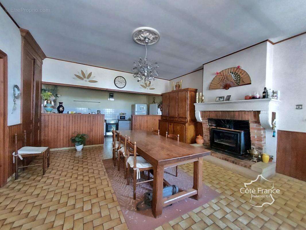 Maison à LAMOTHE-LANDERRON