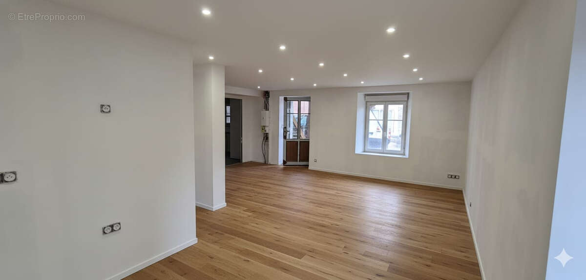 Appartement à ORCHAMPS-VENNES