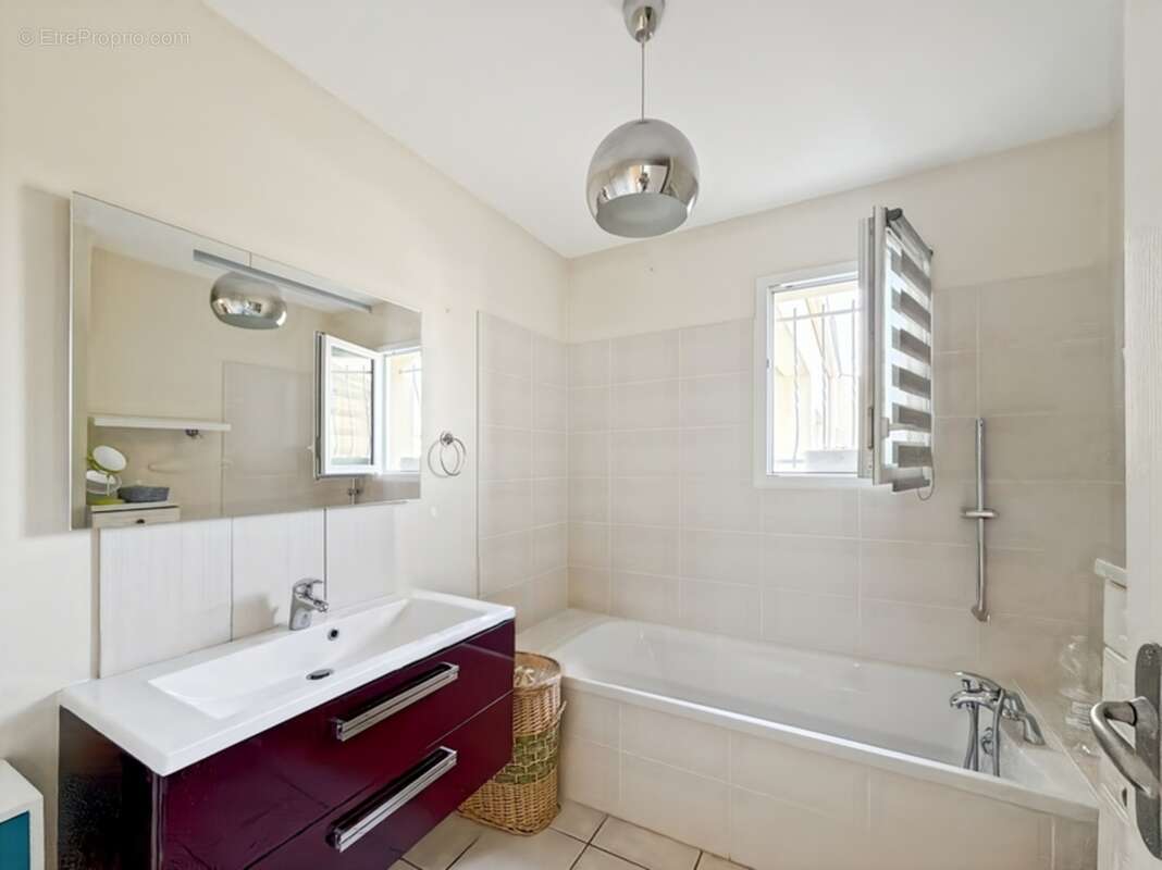 Maison de plain-pied - 84 m² - jardin intimiste - photo 8