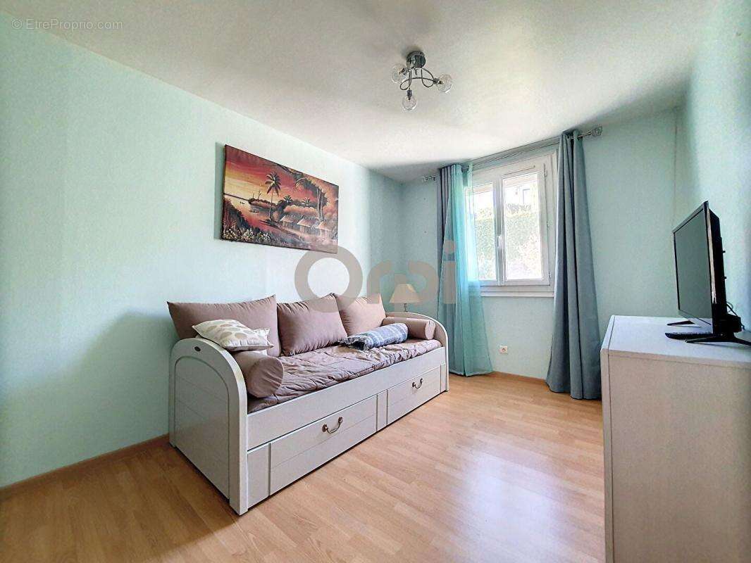 Proche centre ville, maison de plain pied, 6 pièces 116 m2, garage à FLAYOSC - photo 8