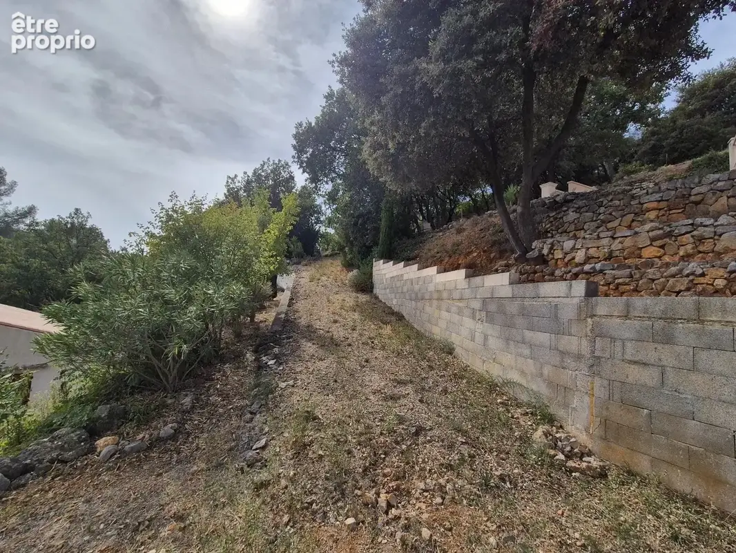 Terrain à LE LUC