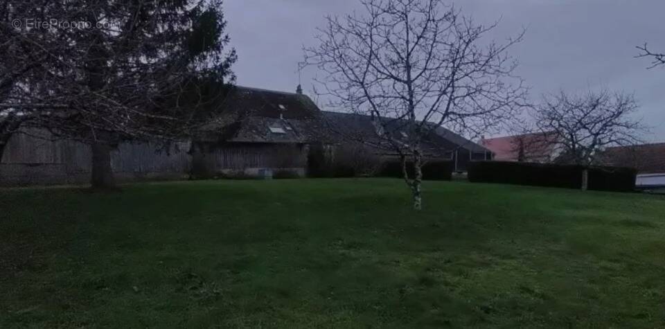 Terrain à PARIGNE-L&#039;EVEQUE