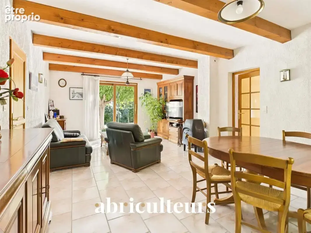 Maison 5 pièces de 110 m² au calme absolu avec piscine en vente à Puyloubier (13114) - photo 4