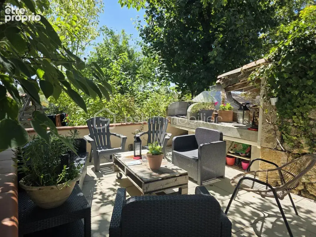 Maison de village en pierre - 4 chambres- 145 m²- jardin- grange - photo 7