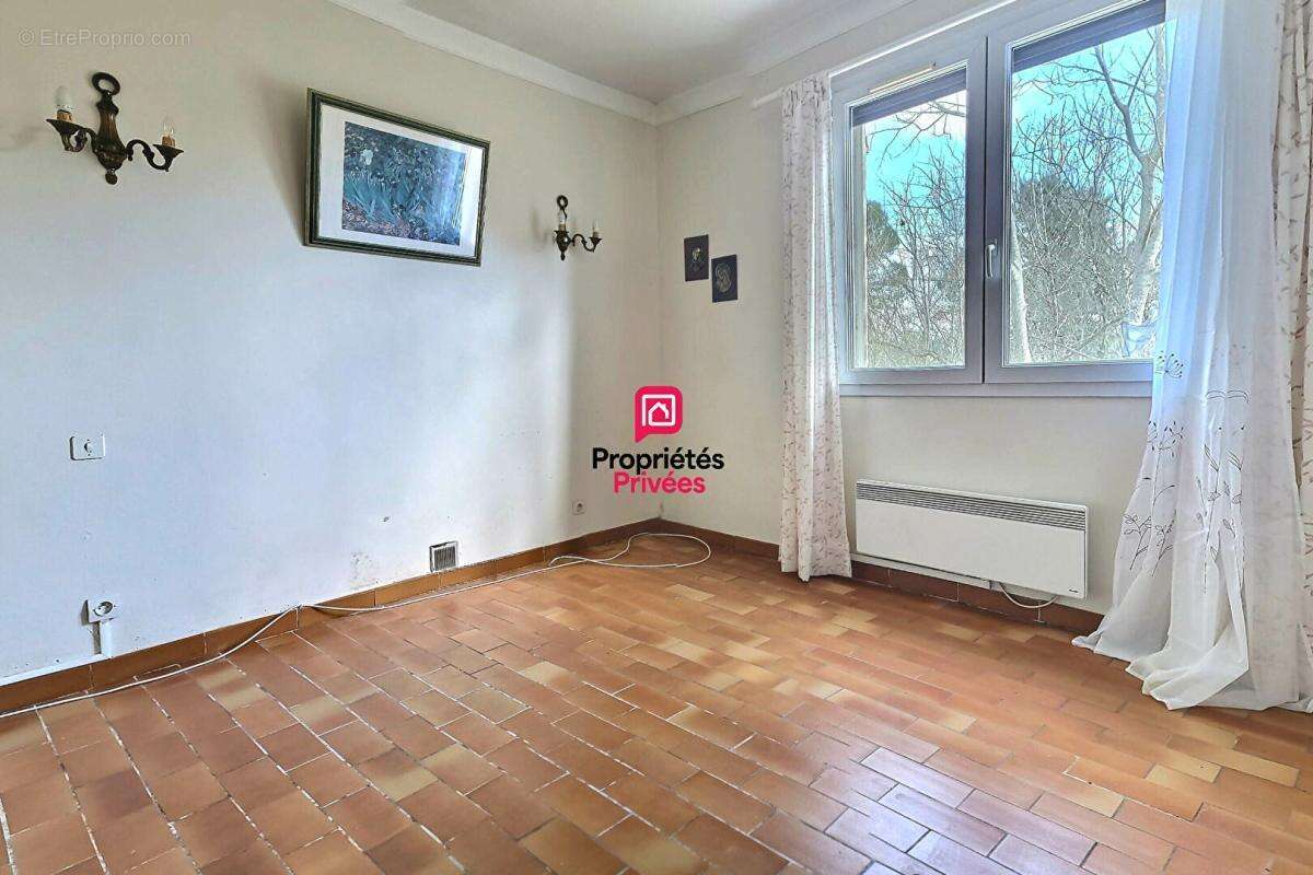 Maison 3 chambres 120 m² à Claret - photo 13