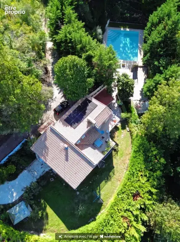 Maison au pied de la Tour de Soyons — 221 m² et parc de 3 200 m² - photo 1