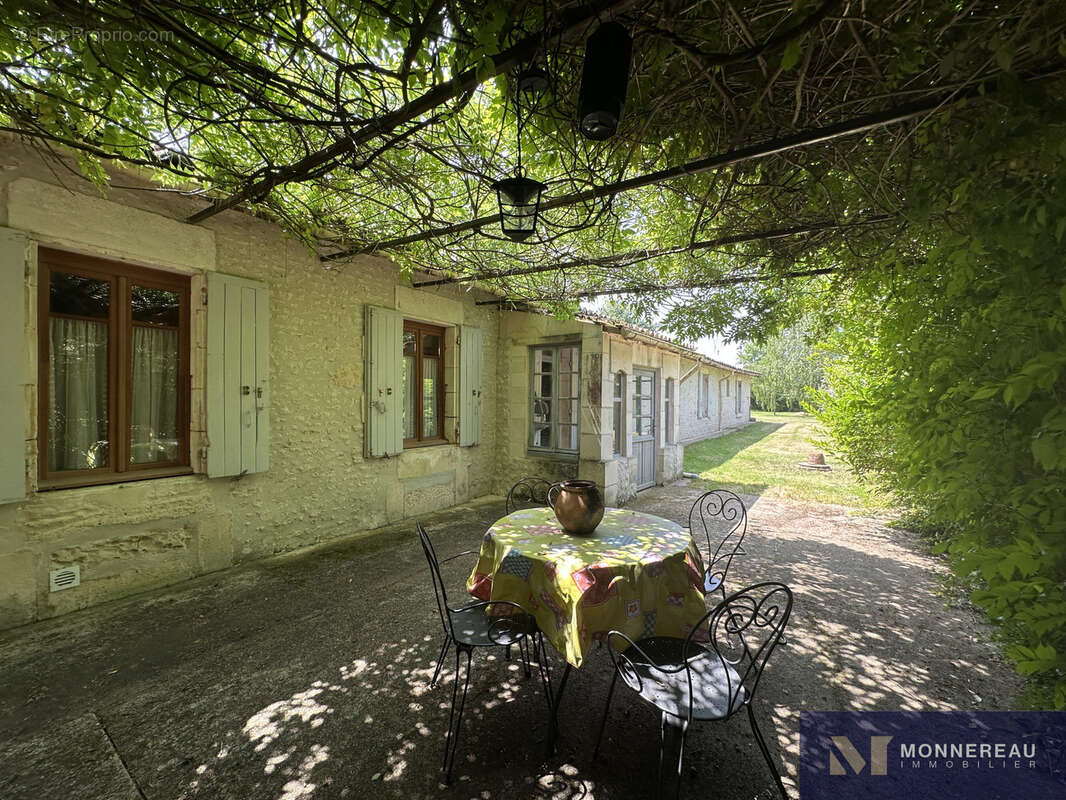 Maison à MESSAC