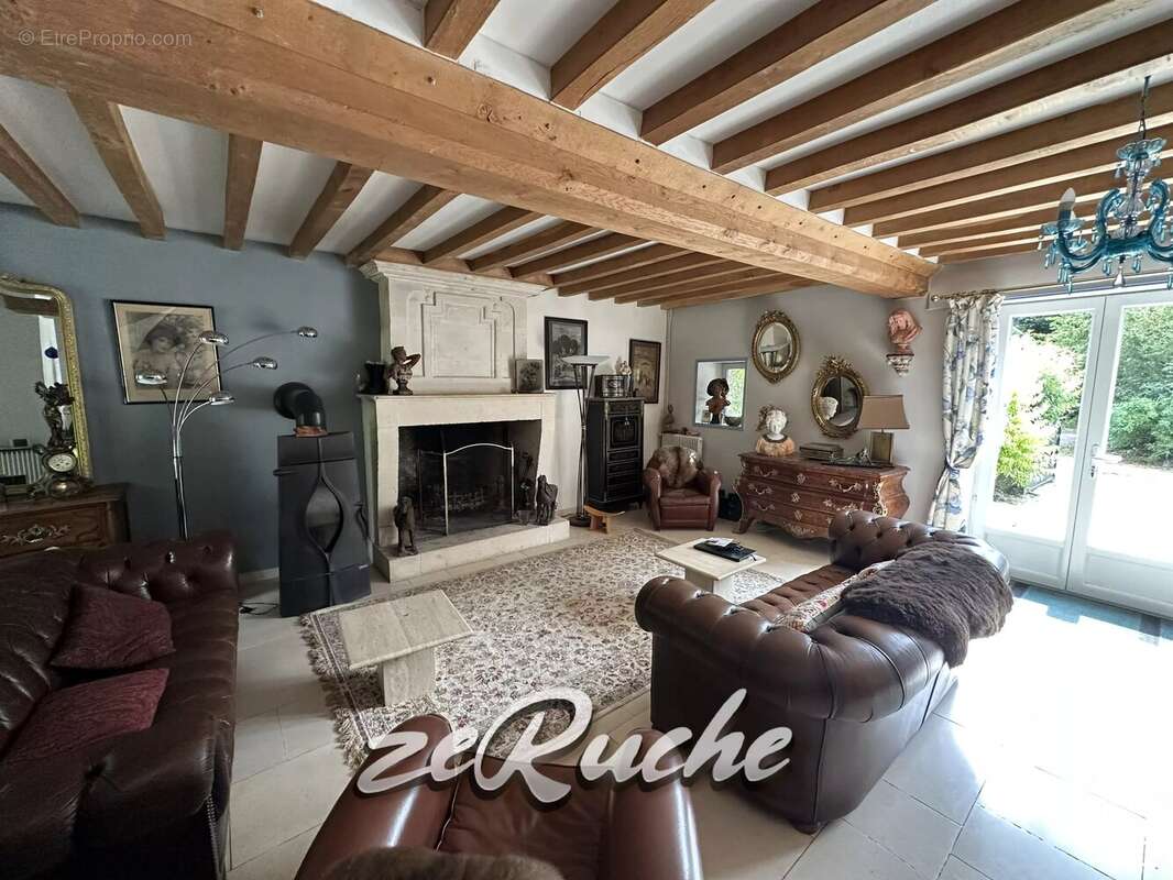 Grande maison de caractère à Cahagnes de 411m², 3 chambres d'hôtes et 2 gîtes - photo 2