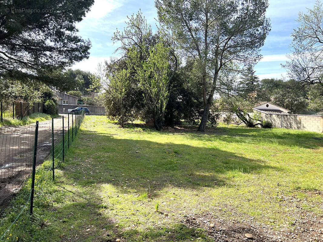 Terrain à VILLENEUVE-LES-AVIGNON