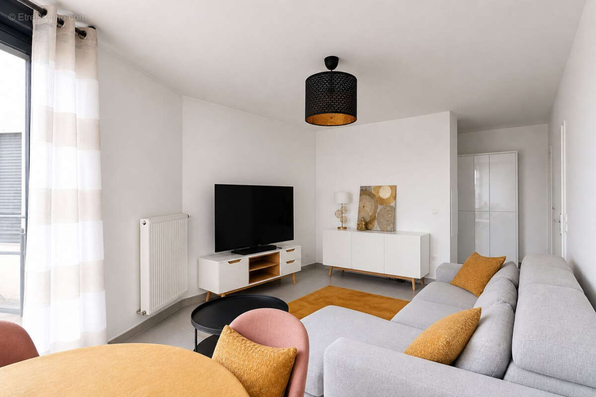 Appartement à STAINS