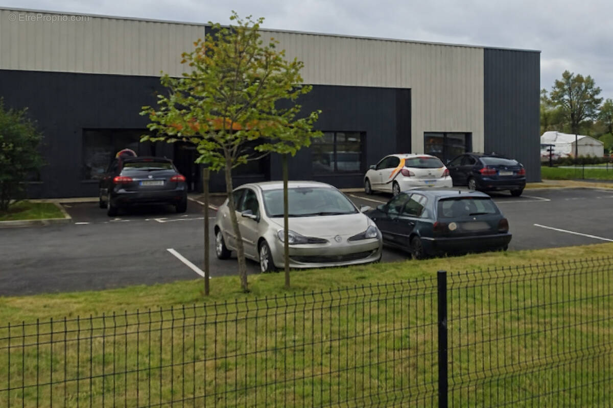 Commerce à SAINTE-BAZEILLE