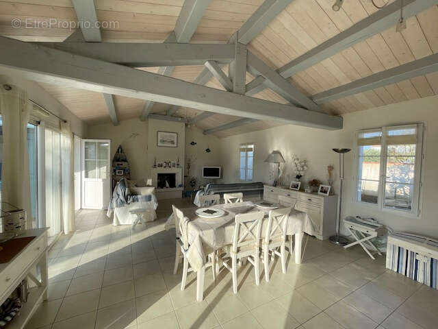 Maison 116 m² à Barbatre  - photo 2