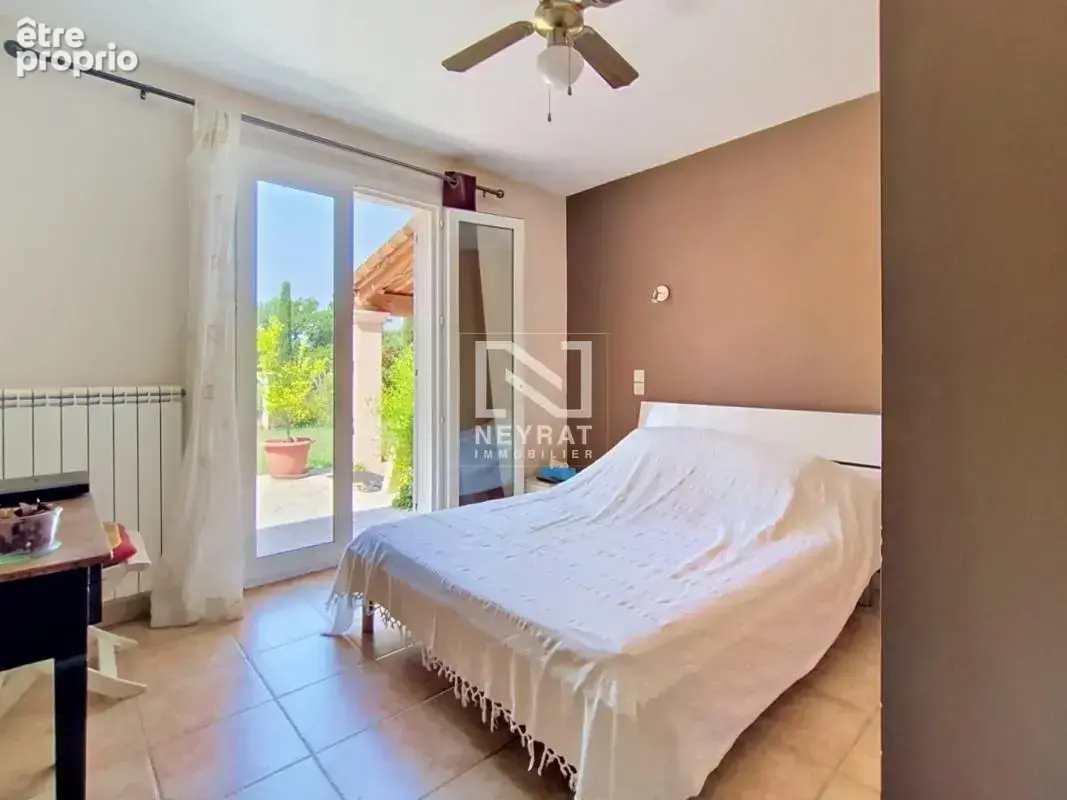 Tourrettes — secteur résidentiel premium - villa de plain-pied avec superbe jardin - photo 11