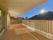 Appartement à SAINT-LAURENT-DU-VAR