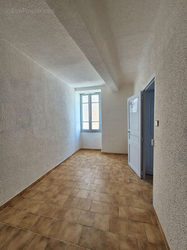 Appartement à REGUSSE