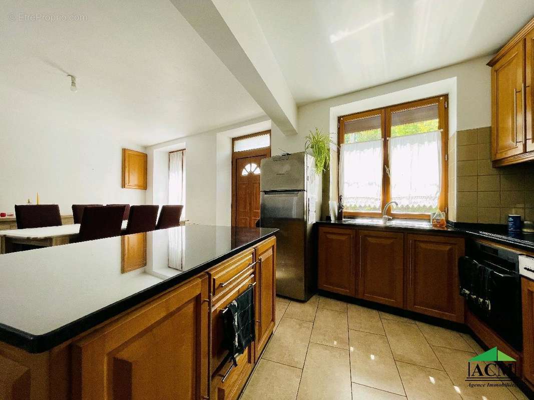 Maison à MERY-SUR-OISE