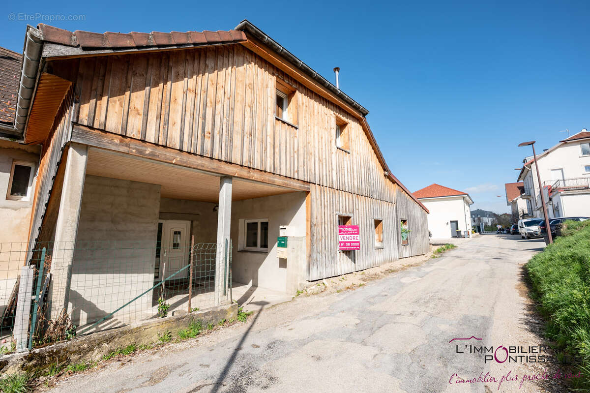 Appartement à LABERGEMENT-SAINTE-MARIE