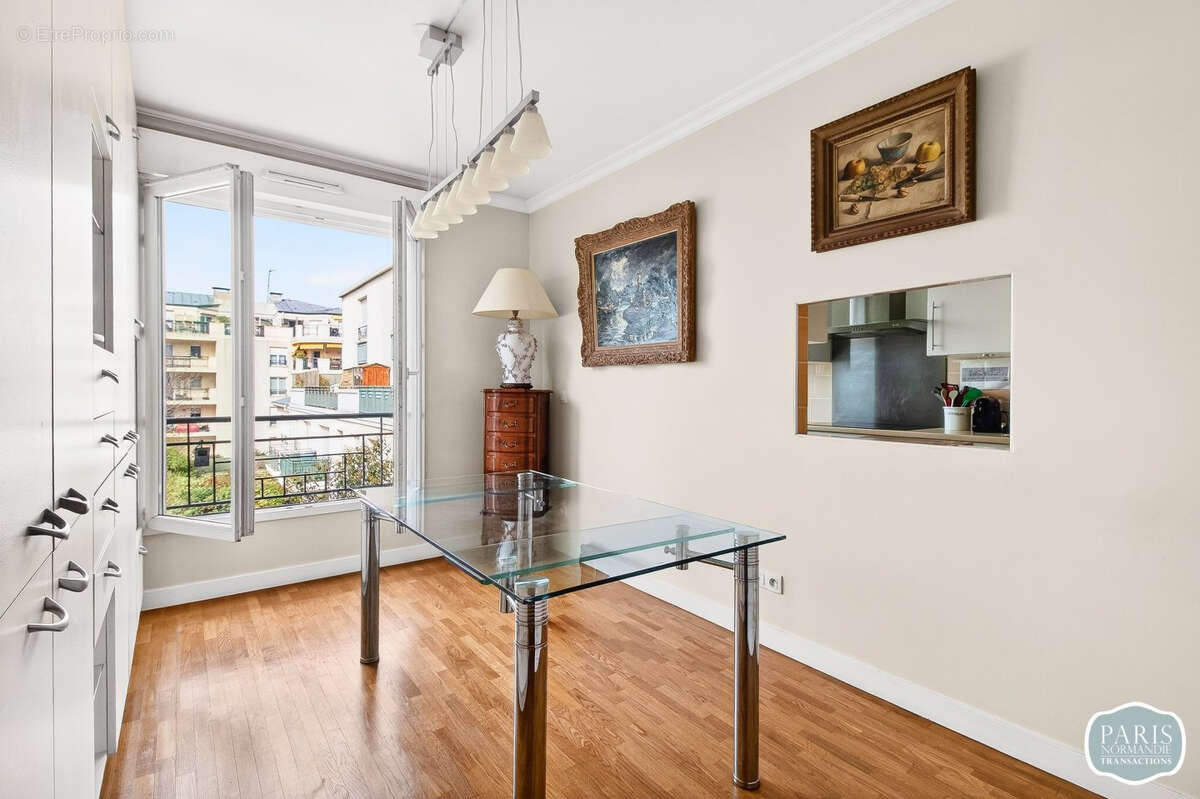 Appartement à LA GARENNE-COLOMBES