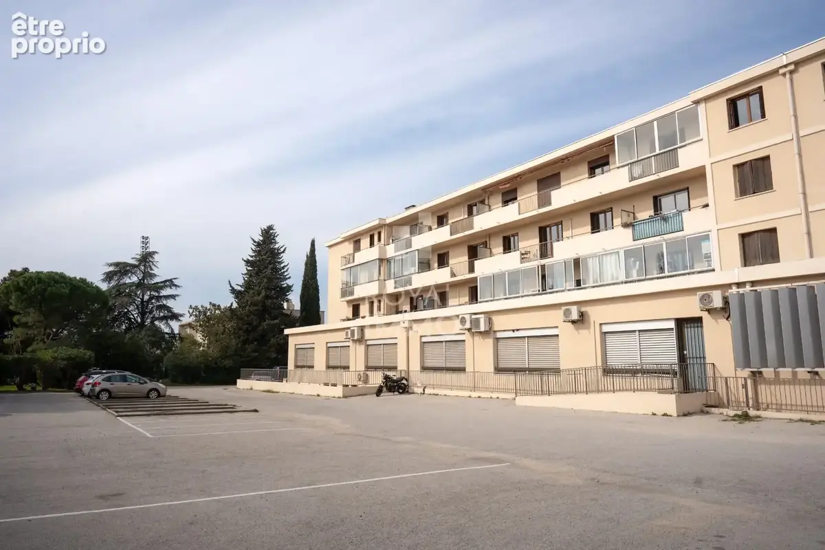Toulon est t4 traversant + balcons + parking - photo 2