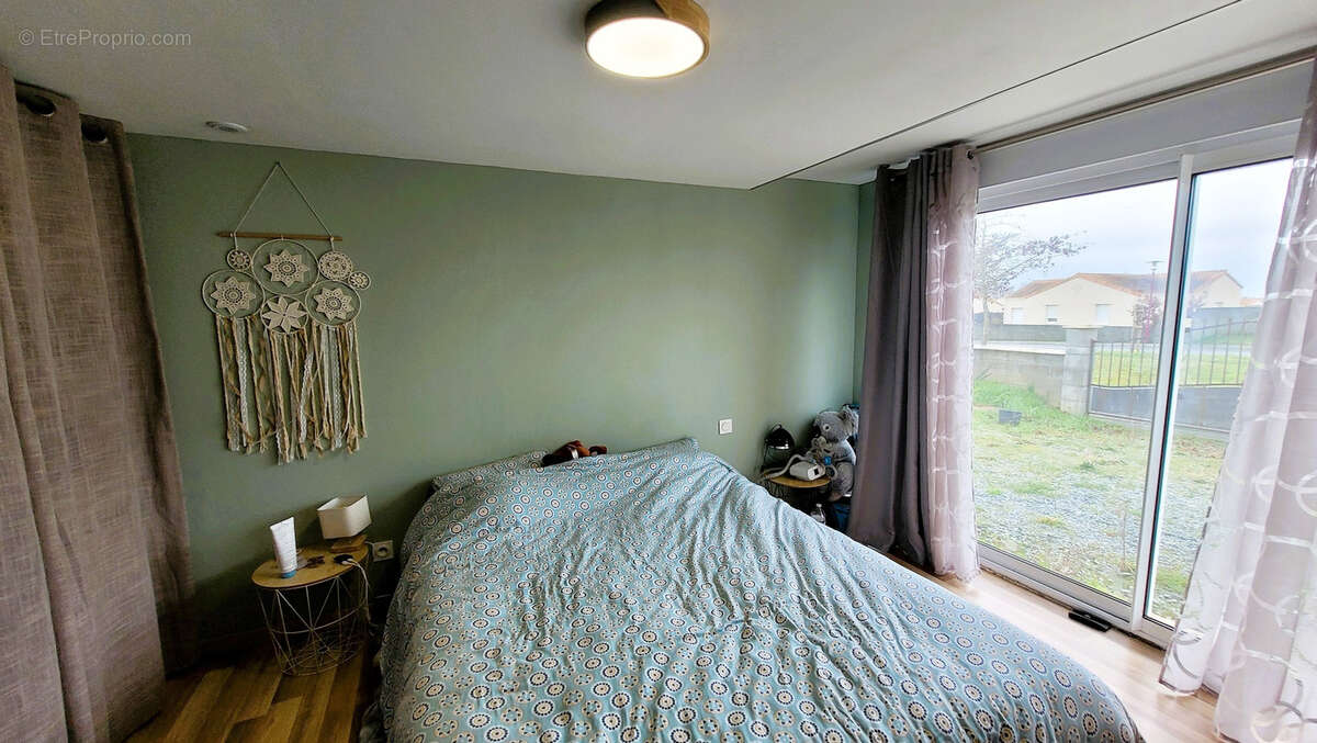 Maison à LA CHAPELLE-ROUSSELIN