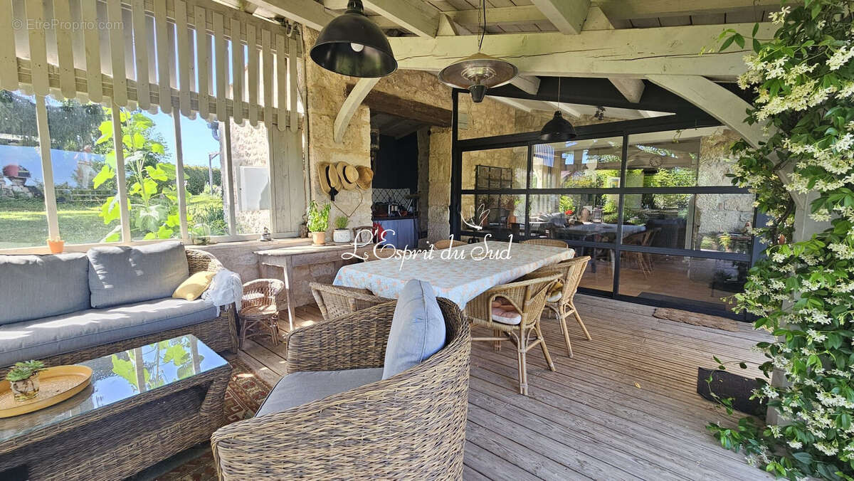 Maison 172 m² à Cahuzac-Sur-Vere  - photo 9