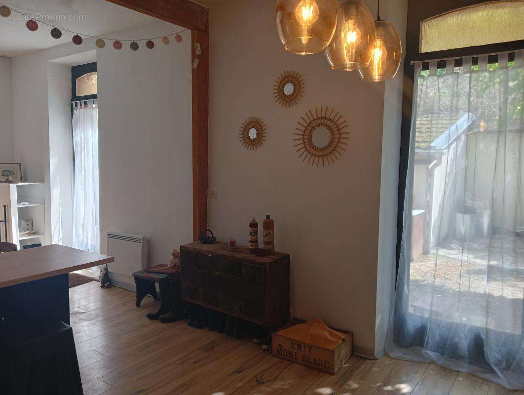 Maison à DECAZEVILLE