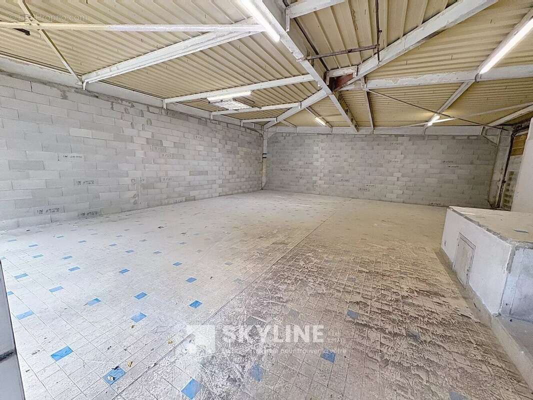 Commerce 128 m² à Aubagne  - photo 4