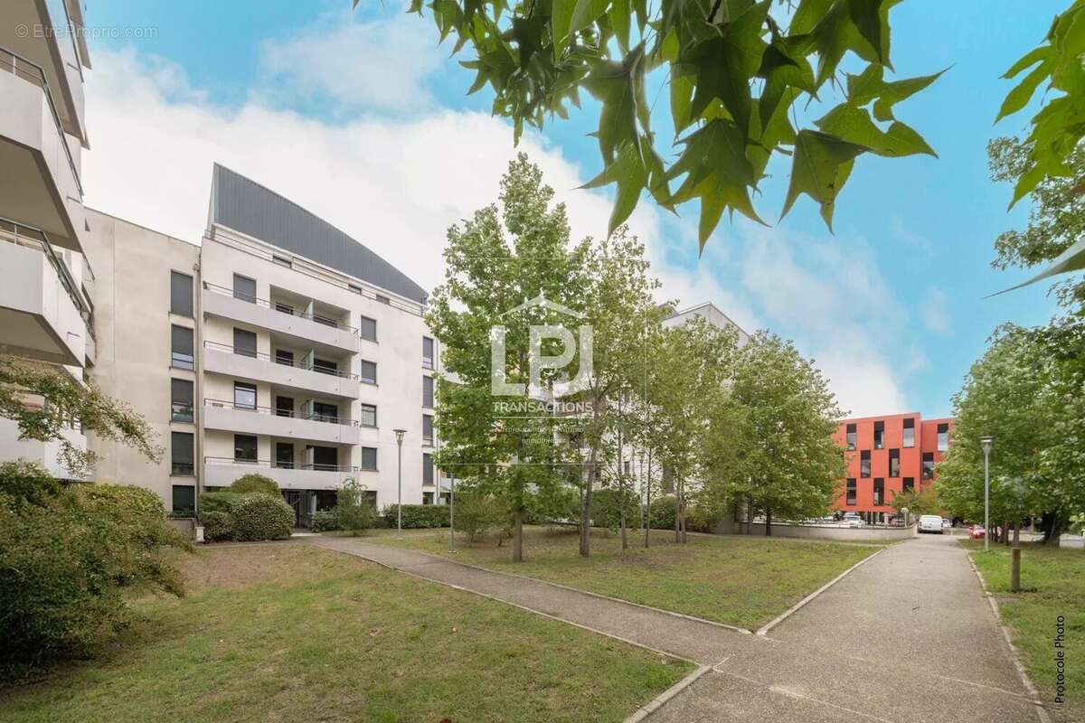 Appartement à RAMONVILLE-SAINT-AGNE