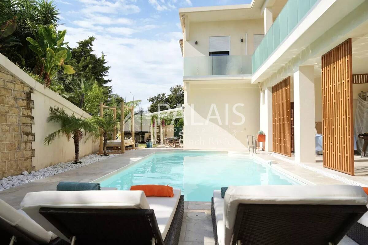 Appartement à BEAULIEU-SUR-MER