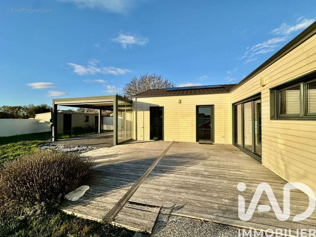 Photo 2 - Maison à SAINT-CHRISTOPHE