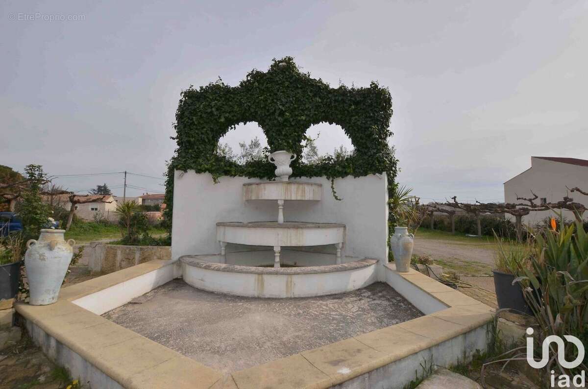 Photo 6 - Commerce à GARONS