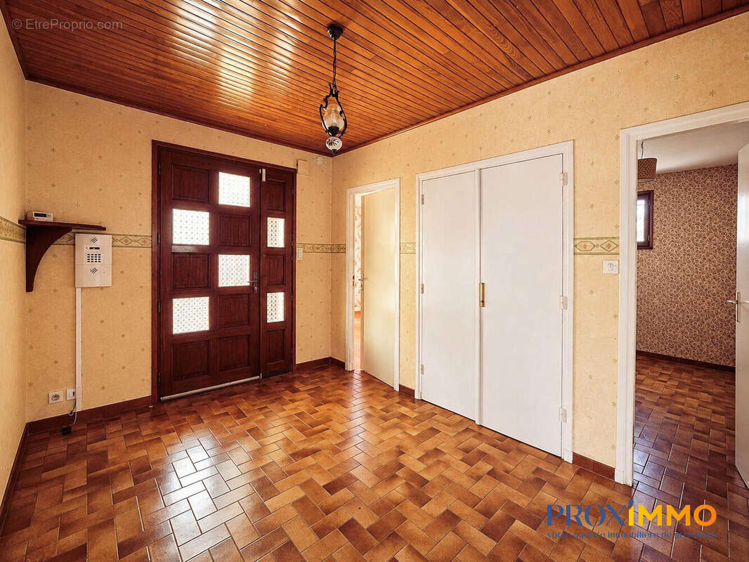 Maison 160 m² à Izeaux  - photo 4