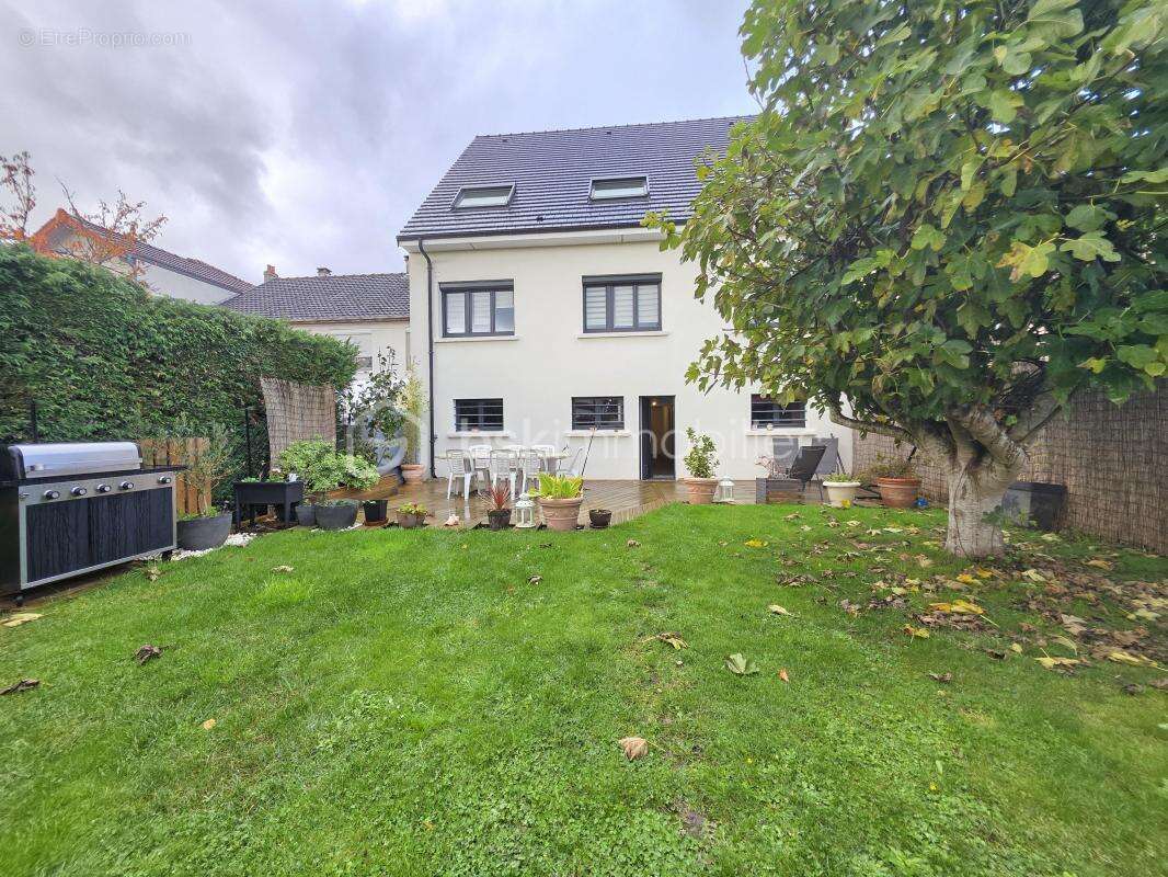 Maison à PONTAULT-COMBAULT