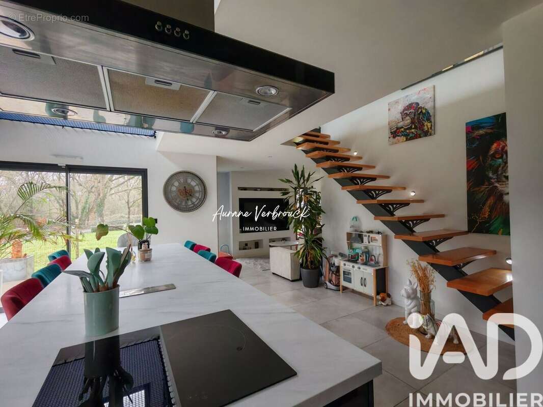 Maison 121 m² à La Chapelle-De-Brain  - photo 4
