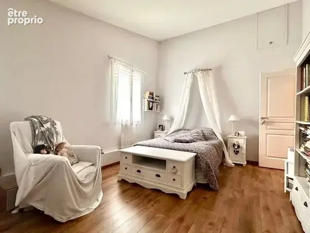 Maison 220 m² à Martignas-Sur-Jalle  - photo 9
