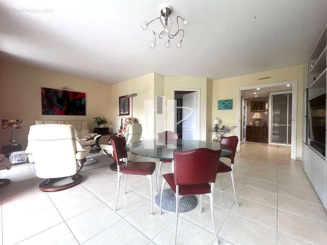 Appartement à SAINT-RAPHAEL